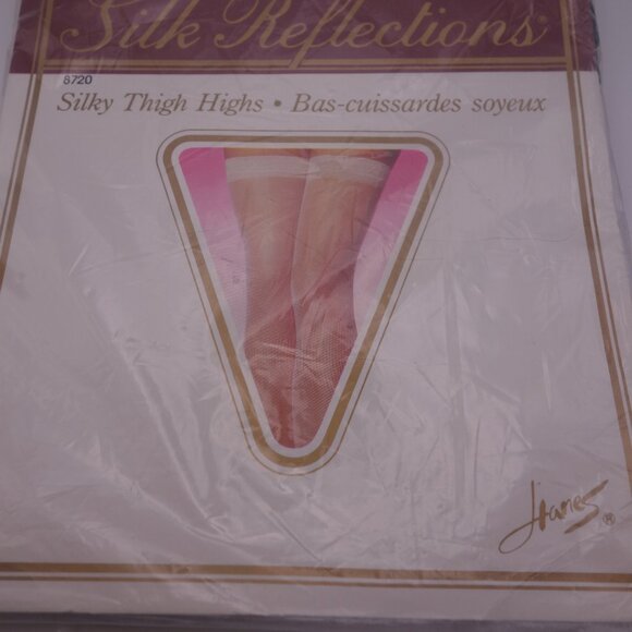 Vintage Hanes Silk Reflections Sandalfoot 8720 JET Size A-B Thigh Highs - Picture 2 of 11